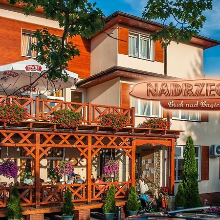 مبيت وإفطار بروك Dom Wczasowy Nadrzecze المظهر الخارجي الصورة